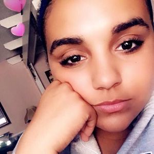 Meet your Posher, Lea